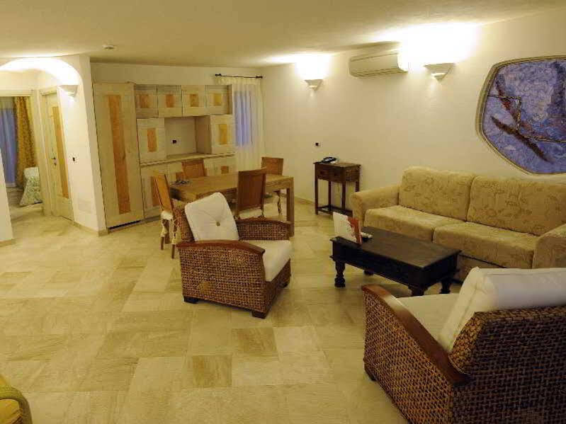 Residence Living Poltu Quatu Arzachena Eksteriør bilde